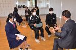 津山市議会が勝北中で出前授業　地域の在り方 生徒と議員が討論