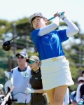 菅沼、６７で首位浮上　女子ゴルフ第２日