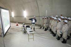 津山工高生、トンネル工事学ぶ　真庭の現場で仕事の魅力実感