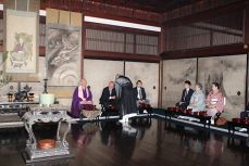 栄西の遺徳しのび京都で四頭茶会