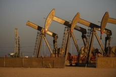 ＮＹ原油、供給不安で上昇　中東情勢懸念、金は最高値更新
