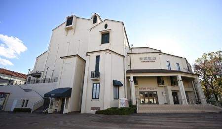 宝塚歌劇団、パワハラ謝罪　俳優女性急死、遺族と合意