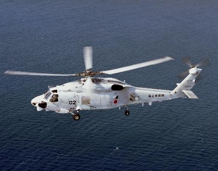 海自ヘリ２機墜落、衝突か　１人死亡７人行方不明、鳥島東方