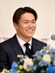 山本由伸投手「新たなスタート」　ドジャース移籍、大阪市内で会見