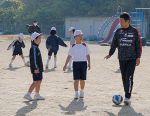 ファジ 小学校向けに独自出前授業　サッカー題材 主体的な学びに対応