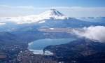 富士山、５千～４千年前６回噴火　未知の活動、山中湖地下に火山灰