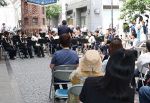 県警音楽隊 ３年ぶり街角演奏会　岡山・表町商店街で８曲披露