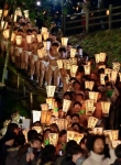 裸男２７０人争奪戦に挑戦　蘇民祭、千年の歴史に幕