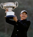 ２５歳岩崎が初優勝　ゴルフ日本オープン選手権