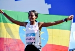女子マラソン、アセファが世界新　ベルリンで２時間１１分５３秒
