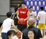 渡辺雄太が中学生と交流　都内でバスケ教室にゲスト参加