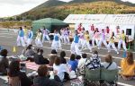 東備の小中学生 ダンスの成果発表　瀬戸内 １００人出演、軽快に