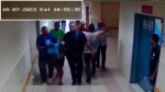 ガザ病院へ「人質連行」映像公開　イスラエル軍、トンネル判明強調