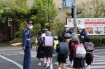 通学路安全に 岡山県警が一斉指導　３１５カ所でルール順守呼びかけ