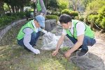 岡山南ＲＣ 旭川荘で清掃奉仕　会員ら７００人、除草や樹木剪定
