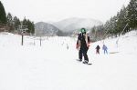 いぶきの里スキー場 今季営業開始　県内トップ ゲレンデにシュプール