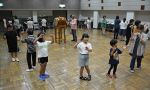大原踊りを次代に 子どもら講習会　里庄、手ぶりや足運びを練習