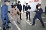Ｇ７向け船内不審者への対応訓練　新岡山港で海保やフェリー社員ら