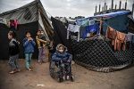 ガザ戦時下の身体障害者…５万人超が直面する困難　がれきでテントをつくる人も、戦闘開始４カ月の現実