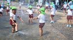 ３年ぶりの噴水に園児歓声　総社・まちかどの泉で夏開き式