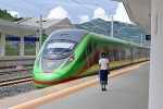 ラオス鉄道に中国マネー　依存に懸念、観光に寄与