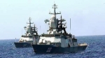 ロシア艦２隻が尖閣沖通過　海自監視、宮古島北方にも