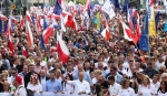 ポーランド反政権デモに数十万人　総選挙控え「国民を分断」