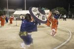 優雅に力強く 伝統の傘踊り　笠岡・大島、４年ぶり住民ら披露