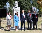 ブルガリア英雄の石像お披露目　岡山市 姉妹都市５０周年催し