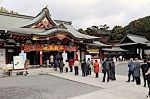 コロナ禍の中 １年の健康祈る　福山の寺社で初詣、人出は減少