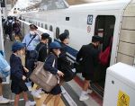 修学旅行臨時新幹線３年ぶり運行　ＪＲ西、児童が大阪や奈良へ出発