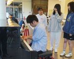 「学生のため」寄贈のピアノ再生　高梁・田村さんの遺志 拓殖大継ぐ