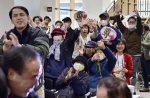 尊富士の快挙に地元沸く　感激の大歓声、祖父母は涙