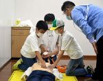 児童が適切な救急処置学ぶ　岡山済生会総合病院でイベント