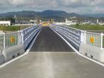 川辺橋の仮設橋 １日利用開始　４カ月ぶり、損傷部の工事完了