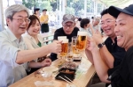 コロナ制限なしの「乾杯」　札幌でビアガーデン始まる