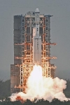 中国、月裏側探査へ衛星　打ち上げ成功、地球と通信