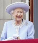 女王一周忌は公開行事せず　英王室、国王が私的に追憶