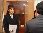 国際ピアノコンクールで銀賞　津山中の中島さん、県知事に報告