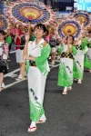 「鳥取しゃんしゃん祭」響く鈴音　２０００人が傘操り、舞を披露