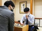 余第一位が先勝 村川九段破る　関西棋院第一位決定戦３番勝負