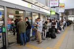 山陽新幹線、直通運転を再開　岡山駅 切符の変更求め一時長い列