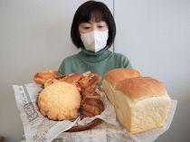 「せときらら」のパン食べ比べて　津山で５日フェスタ １１店参加