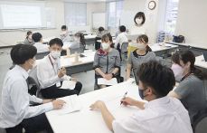 分かりやすい文章表現 新聞で学ぶ　岡山トヨタ新入社員の研修最終回