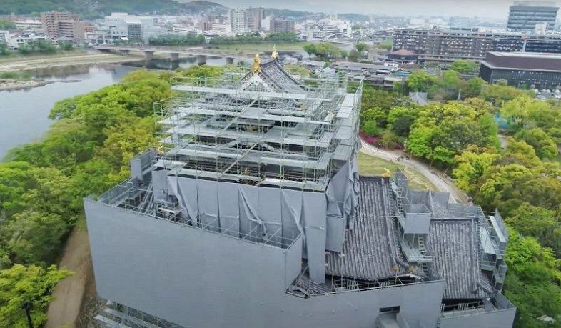 岡山城の「令和の大改修」を紹介する動画の一場面
