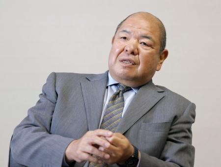　インタビューに答える日本相撲協会の八角理事長