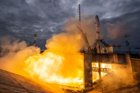 　ロシア極東アムール州で、月探査機ルナ２５号を載せて打ち上げられる宇宙船ソユーズ＝１１日（タス＝共同）