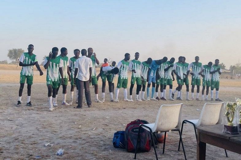 セネガルのサッカーチーム支援　矢掛のアパレル 現地若者の希望に
