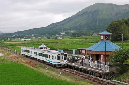 南阿蘇鉄道、全線運転再開　熊本地震で被災、７年ぶり