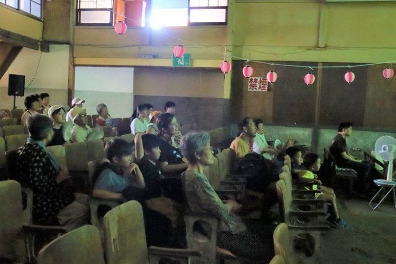 北木島盆踊り 保存活動の記録上映　旧映画館で住民ら３０人鑑賞